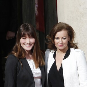 Archives - Valérie Trierweiler, Carla Bruni-Sarkozy - Cérémonie de passation de pouvoir entre Nicolas Sarkozy et François Hollande au palais de l'Elysée à Paris. Le 15 mai 2012