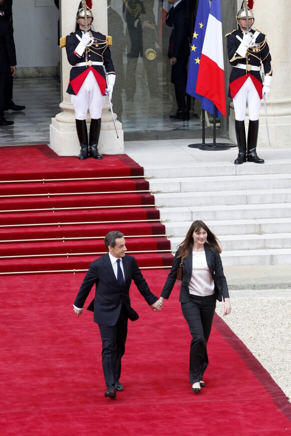 Archives - Nicolas Sarkozy, Carla Bruni-Sarkozy - Cérémonie de passation de pouvoir entre Nicolas Sarkozy et François Hollande au palais de l'Elysée à Paris. Le 15 mai 2012