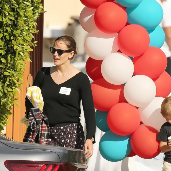 Exclusif - Jennifer Garner et Ben Affleck accompagnent leur fille Seraphina au diplôme de fin d'année de son école à Santa Monica, le 8 juin 2017