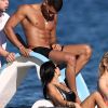 Kourtney Kardashian et son compagnon Younes Bendjima en vacances à Saint-Tropez avec des amis le 3 juillet 2017.