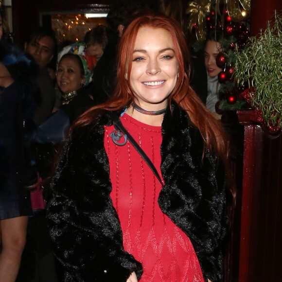 Lindsay Lohan arrive au club "Loulou" à Londres, le 17 novembre 2016.