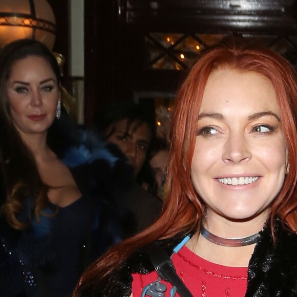 Lindsay Lohan arrive au club "Loulou" à Londres, le 17 novembre 2016.