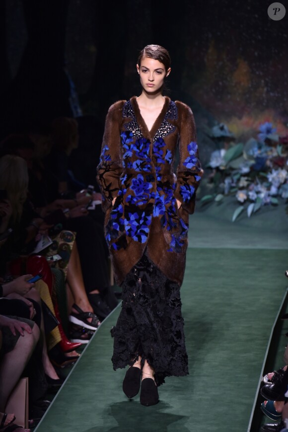 Défilé Fendi, collection Haute Fourrure automne-hiver 2017-2018 au Théâtre des Champs-Élysées. Paris, le 5 juillet 2017.