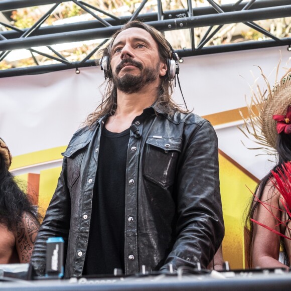 Exclusif - Bob Sinclar - 1000ème de l'émission "Touche pas à mon poste" (TPMP) en prime time sur C8 à Boulogne-Billancourt le 27 avril 2017.