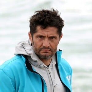 Exclusif - Bixente Lizarazu lors d'une opération de nettoyage des plages d'Anglet avec des écoliers en ouverture des journées nationales du nettoyage le 17 mars 2017. Cette opération est à l'initiative de Surfrider Foundation Europe dont Bixente Lizarazu est un des parrains. © Patrick Bernard / Christophe de Prada / Bestimage