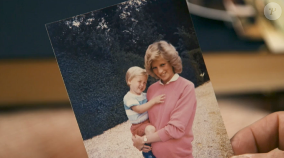 Les princes Harry et William dans la bande-annonce du documentaire "Diana, Our Mother: Her Life and Legacy", produit par HBO et diffusé sur le réseau anglais ITV fin juillet 2017