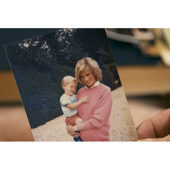Les princes Harry et William dans la bande-annonce du documentaire "Diana, Our Mother: Her Life and Legacy", produit par HBO et diffusé sur le réseau anglais ITV fin juillet 2017
