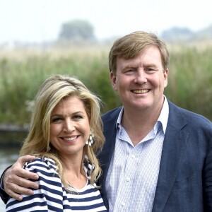 Le roi Willem-Alexander des Pays-Bas, la reine Maxima et leurs filles la princesse Catharina-Amalia, la princesse Alexia et la princesse Ariane ont posé le 7 juillet 2017 sur les bords du lac Kagerplassen à Warmond pour les photographes de presse, rendez-vous incontournable avant les vacances.