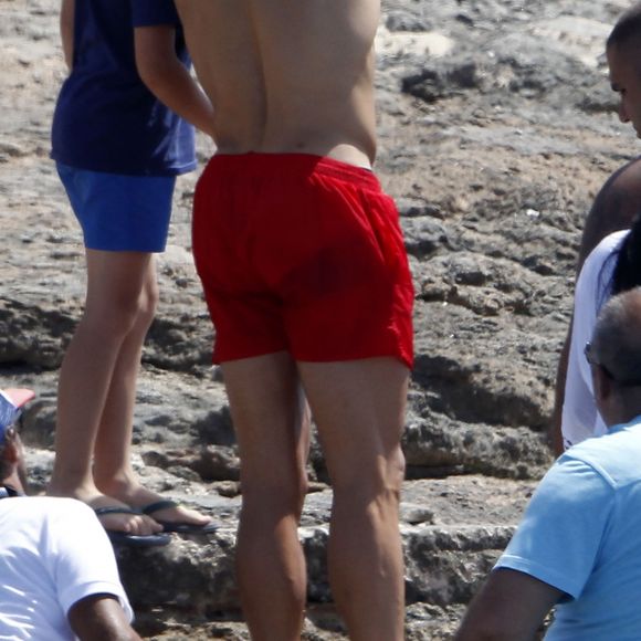 Cristiano Ronaldo en vacances avec sa compagne Georgina Rodriguez et Cristiano Ronaldo Jr se baladent à Formentera le 11 juillet 2017.