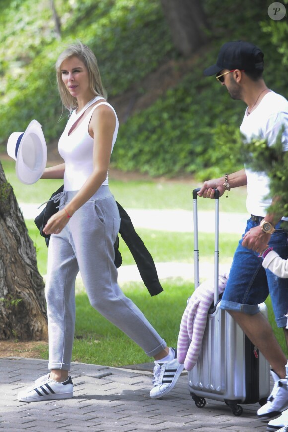 Luis Fonsi, sa femme Águeda López et sa fille Mikaela López-Cepero à Majorque, le 8 juillet 2017.