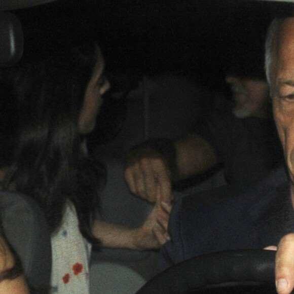 George Clooney et son épouse Amal à la sortie du restaurant à Cernobbio le 11 juillet 2017