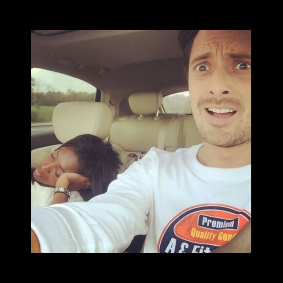 Vincent Cerutti dévoile sur Instagram une photo amusante d'Hapsatou Sy en train de dormir en voiture, juillet 2017.