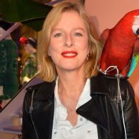 Karin Viard : En vacances aux Baléares, elle pose avec "son clone de toujours"