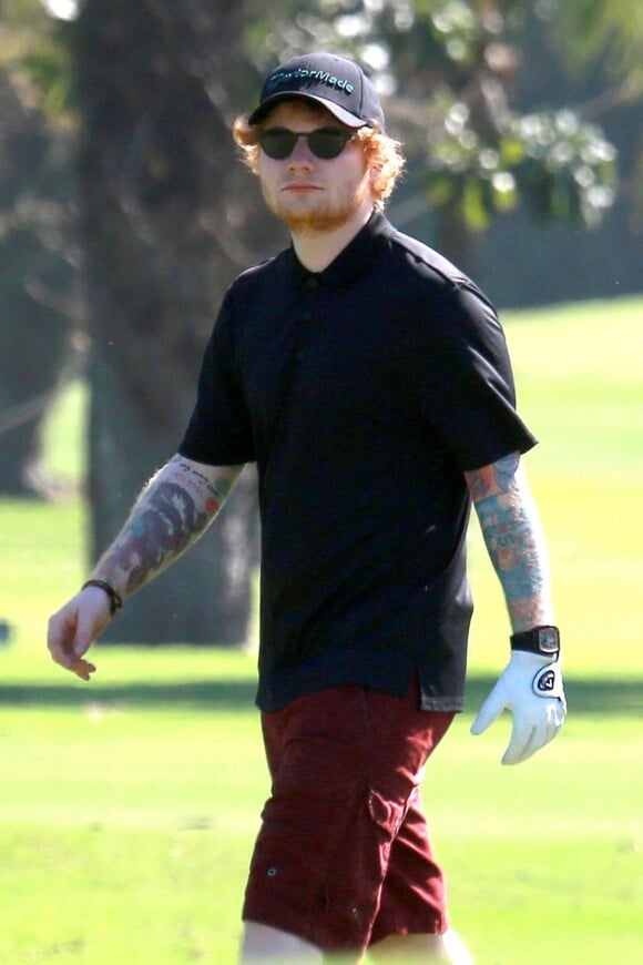 Exclusif - Ed Sheeran fait du golf avec des amis à Rio de Janeiro au Brésil, le 27 mai 2017