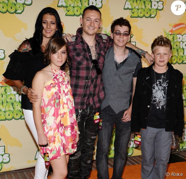 Chester Bennington, ses enfants et sa femme Talinda aux Nickelodeon's 2009 Kids' Choice Awards.