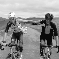 Romain Bardet "sentimental" : le Tour fini, la touchante émotion de son père