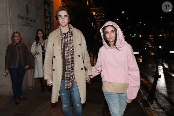 Gabriel-Kane Day-Lewis et sa nouvelle compagne Laura Bensadoun arrivant à la soirée de Carine Roitfeld à l'hôtel Four Seasons George V à Paris, le 4 mars 2017.  People arriving at the Carine Roitfeld's party at the hotel Four Seasons George V in Paris, on March 4 2017.04/03/2017 - Paris