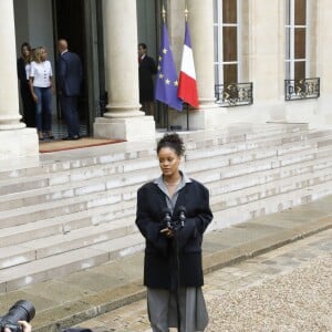 Rihanna Au palais de l'Elysée, où elle a été reçue par le président, à Paris. Le 26 juillet 2017 © Alain Guizard / Bestimage