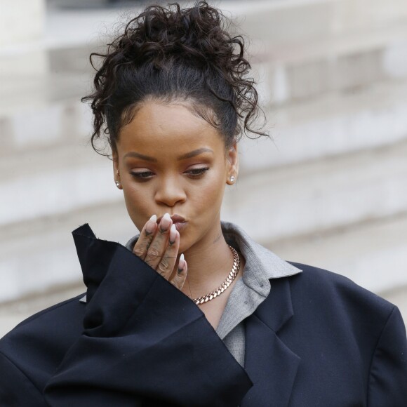 Rihanna Au palais de l'Elysée, où elle a été reçue par le président, à Paris. Le 26 juillet 2017 © Alain Guizard / Bestimage