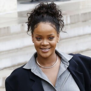 Rihanna (en Dior) au palais de l'Elysée, où elle a été reçue par le président, à Paris. Le 26 juillet 2017 © Alain Guizard / Bestimage