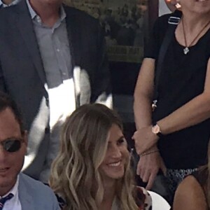 Jennifer Aniston, son mari Justin Theroux et Will Arnett et sa compagne Elizabeth Law à la remise de l'étoile de leur ami Jason Bateman sur le Walk of Fame à Hollywood, le 26 juillet 2017