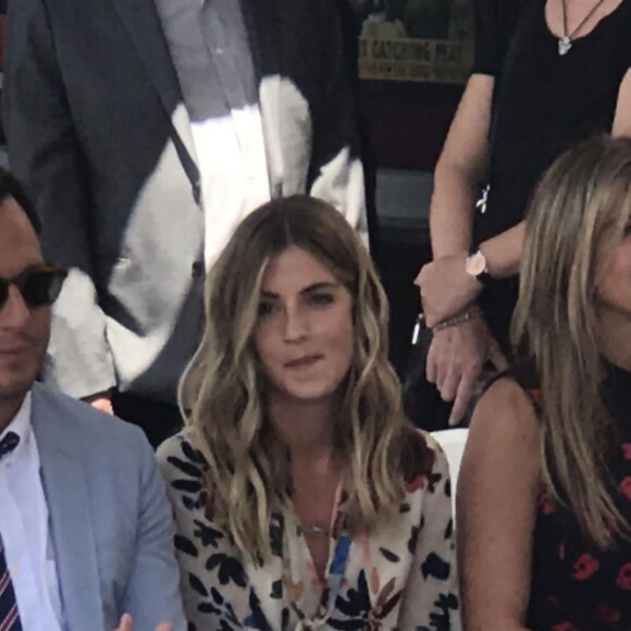 Jennifer Aniston, son mari Justin Theroux et Will Arnett et sa compagne Elizabeth Law à la remise de l'étoile de leur ami Jason Bateman sur le Walk of Fame à Hollywood, le 26 juillet 2017