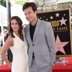 Jason Bateman avec sa femme Amanda Anka - Jason Bateman reçoit son étoile sur le Walk of Fame à Hollywood, le 26 juillet 2017