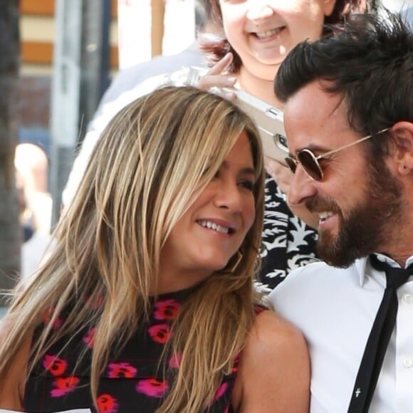 Jennifer Aniston et son mari Justin Theroux complices - Jason Bateman reçoit son étoile sur le Walk of Fame à Hollywood, le 26 juillet 2017