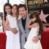Jason Bateman avec sa femme Amanda Anka et ses filles Francesca et Maple - Jason Bateman reçoit son étoile sur le Walk of Fame à Hollywood, le 26 juillet 2017