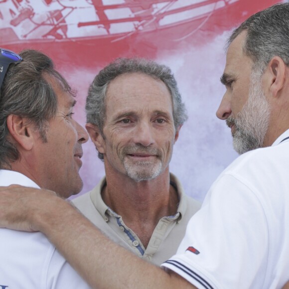 Le roi Felipe VI d'Espagne et d'autres anciens membres de l'équipe de voile espagnole aux JO de Barcelone 1992 ont été honorés lors d'un événement spécial à la 36e Copa del Rey, le 3 août 2017 à Palma de Majorque.