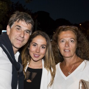 Exclusif - Tex (Jean-Christophe Le Texier), sa femme Béatrice et sa fille Justine - en marge de la représentation de la pièce de théâtre "A droite à gauche" lors du Festival de Ramatuelle, France, le 10 août 2017. © Cyril Bruneau/Festival de Ramatuelle/Bestimage