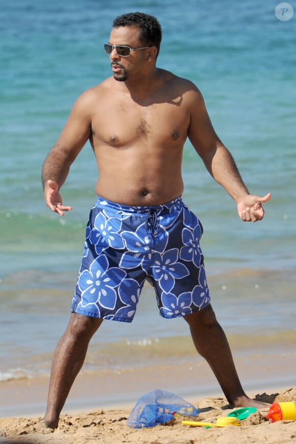 Exclusif - Alfonso Ribeiro passe ses vacances sur la plage de Maui avec sa femme enceinte Angela Unkrich et leur fils Alfonso Ribeiro Jr à Hawaï le 9 décembre 2014.