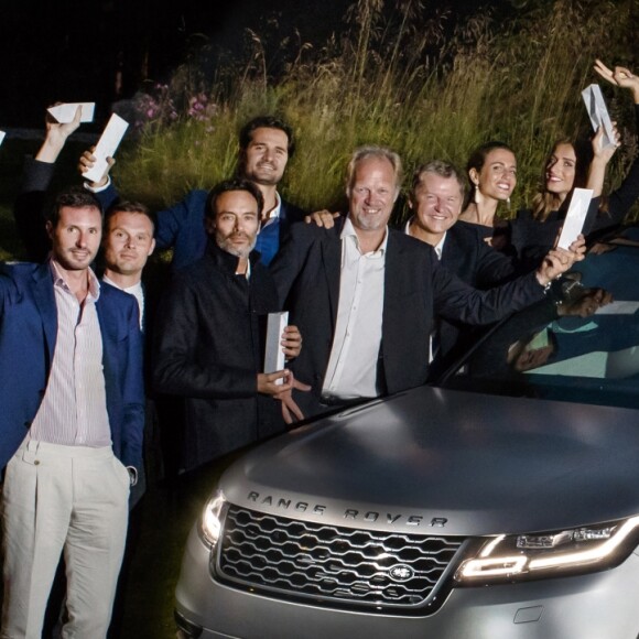 Anthony Delon entouré des autres gagnants et du jury des 2017 LAND ROVER BORN AWARDS, le 27 juillet 2017.