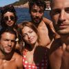 Caroline Receveur en vacances en Corse avec son compagnon Hugo Philip et des amis. Instagram, août 2017.