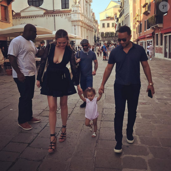 Chrissy Teigen, John Legend et leur fille Luna en vacances en Italie. Août 2017.