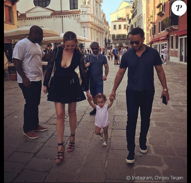 Chrissy Teigen, John Legend et leur fille Luna en vacances en Italie. Août 2017.