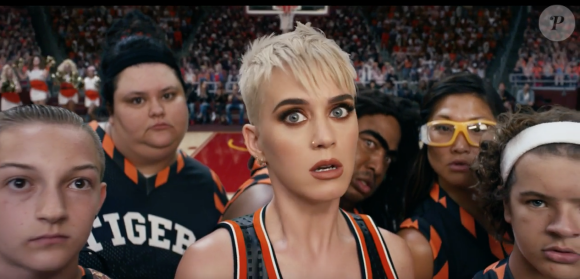 Katy Perry a dévoilé le clip de son nouveau tube Swish Swish, ce jeudi 24 août 2017.