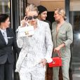 Yolanda Hadid et ses enfants Gigi et Anwar Hadid. New York, le 17 juillet 2017.