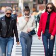 Gigi, Bella Hadid et leur maman Yolanda Hadid à New York, le 29 janvier 2017.