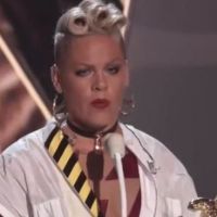 MTV VMA 2017 : Pink émeut avec un discours poignant adressé à sa fille
