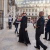 Semi Exclusif - Céline Dion et son styliste Law Roach quittent l'hôtel Royal Monceau pour se rendre à l'Opéra Garnier à Paris le 13 juin 2017.