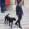 Le président Emmanuel Macron et son chien Nemo sur le perron du palais de l'Elysée à Paris le 28 août 2017 © Pierre Perusseau / Bestimage
