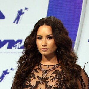 Demi Lovato lors de la soirée MTV Video Music Awards 2017 au Forum à Inglewood, le 27 août 2017.