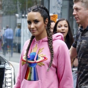 Demi Lovato quitte son hôtel à New York le 18 août 2017.