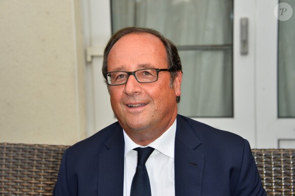 François Hollande (ancien président de la République) - 10ème festival du Film Francophone d'Angoulême à Angoulême, France, le 22 août 2017. © Coadic Guirec/Bestimage