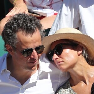 Arthur Sadoun et sa femme Anne Sophie Lapix - Personnalités dans les tribunes lors des internationaux de France de Roland Garros à Paris. Le 10 juin 2017. © Jacovides - Moreau / Bestimage