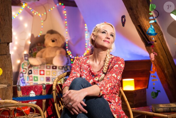 Exclusif - Elodie Gossuin - Lectures de contes pour enfants pour la chaine Tiji. Le 29 avril 2016 © Cyril Moreau / Bestimage