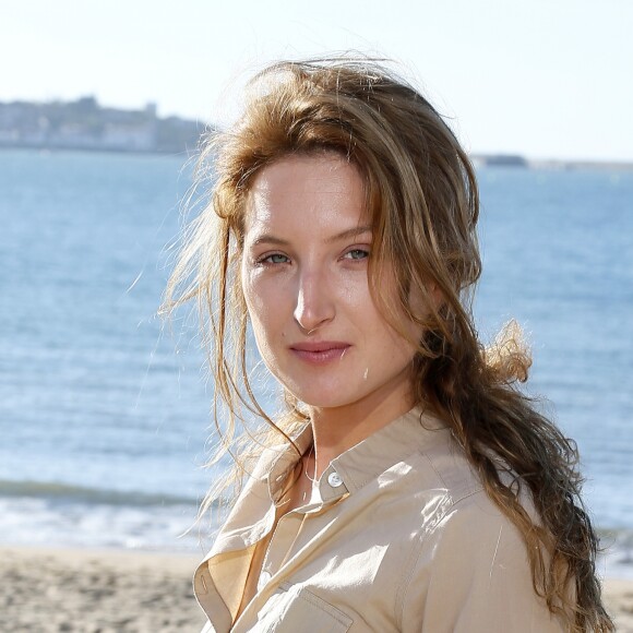 Info - Julia Piaton est enceinte de son premier enfant - Julia Piaton (fille de Charlotte de Turckheim), participe à la 2ème édition du Festival International du Film de Saint-Jean-de-Luz, le 9 octobre 2015.09/10/2015 - Saint-Jean-de-Luz