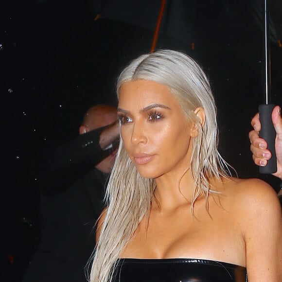 Kim Kardashian sortant du défilé de mode Tom Ford lors de la Fashion week à New York, le 6 septembre 2017