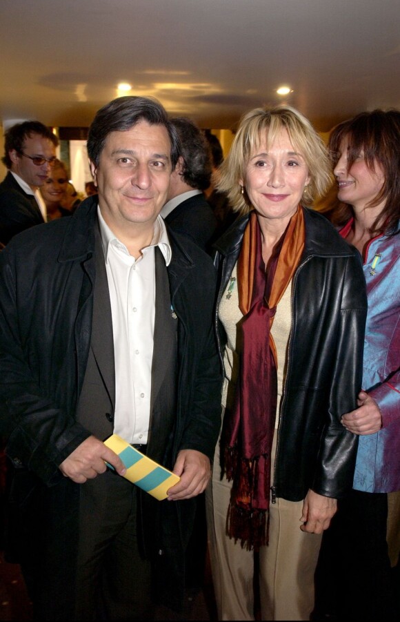 Christian Clavier et Marie-Anne Chazel à la célébration des 200 ans de la boutique Arthus-Bertrand place Saint-Germain des Pres à Paris, le 24 avril 2003.